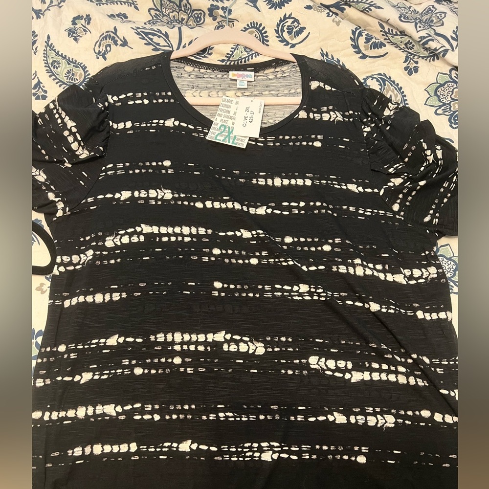 LuLaRoe Olivia Top